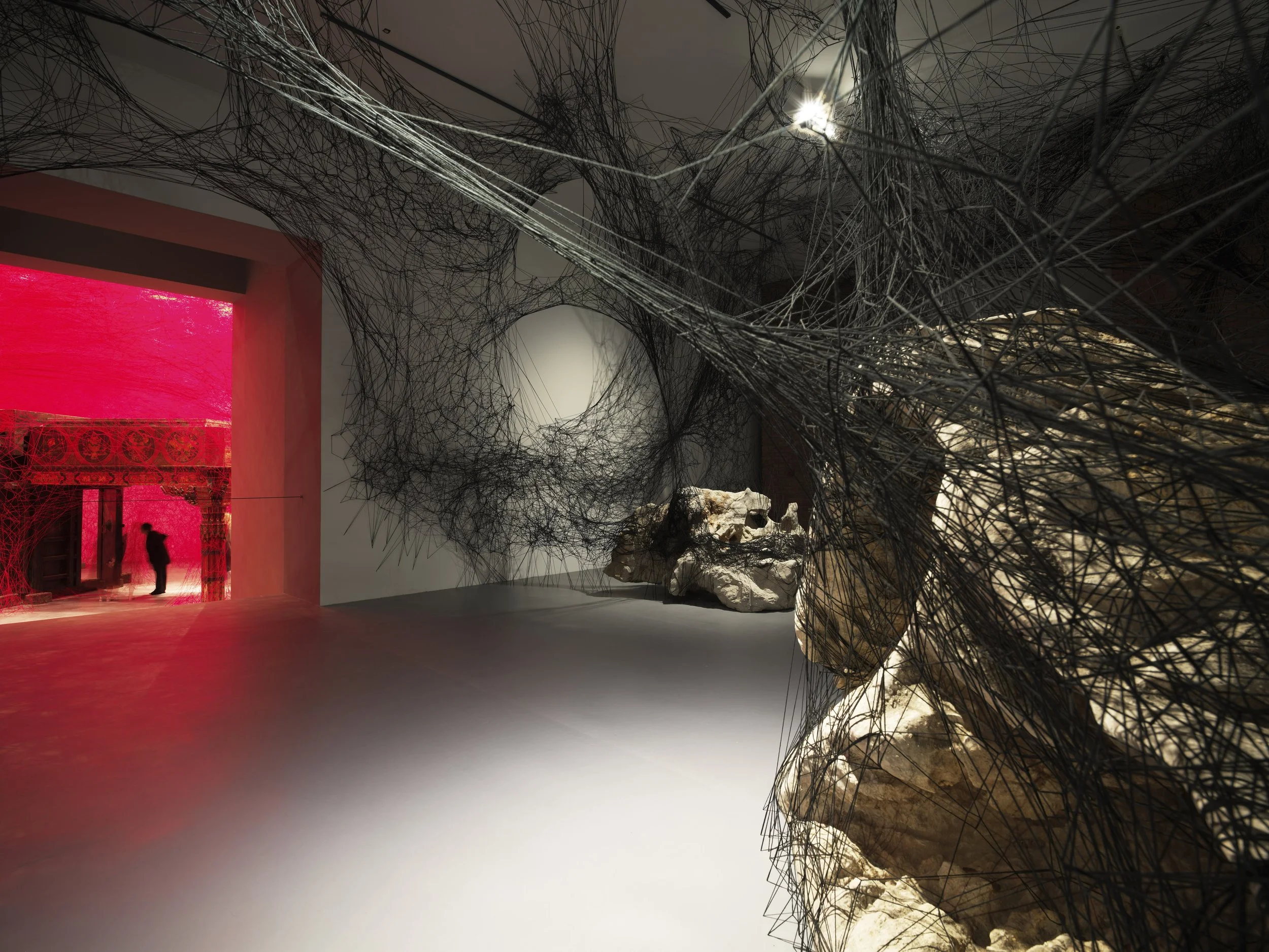 CHIHARU SHIOTA–塩田千春